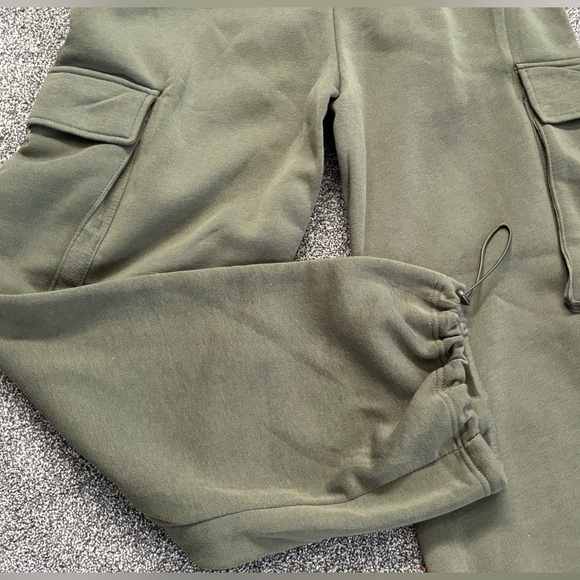 Charlotte Russe- Olive Green Cargo Sweatpants.
Size: MED - Picture 12 of 16